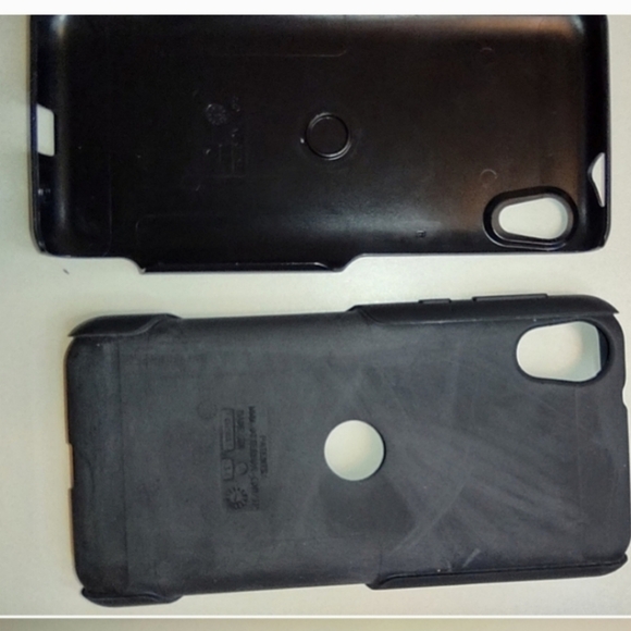 OtterBox cases (2) - Picture 12 of 15